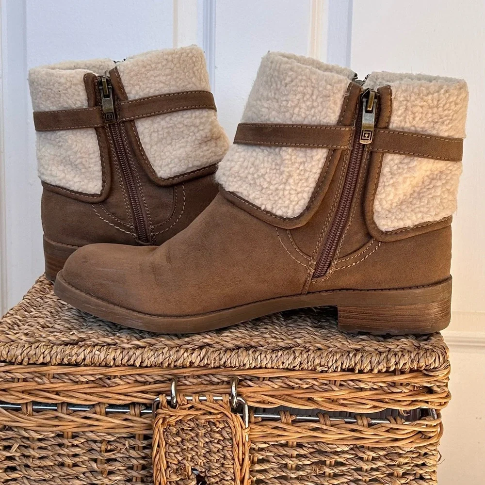 Liz Claiborne Ankle‎ Boots Faux Fur Side Zip 10M
