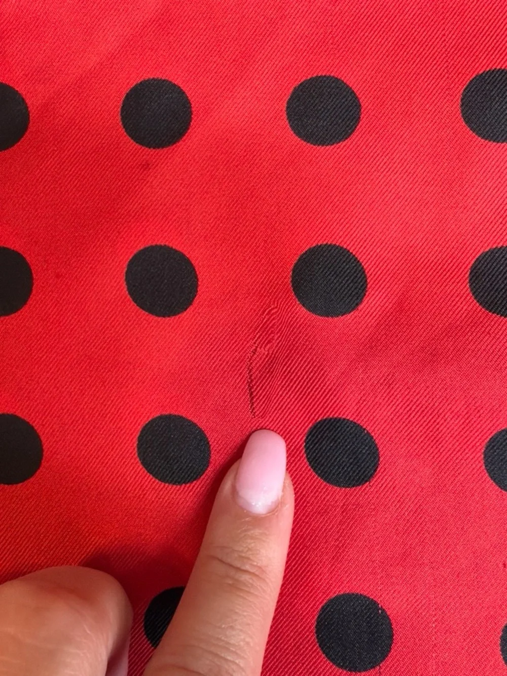 Moda Nuova bold red