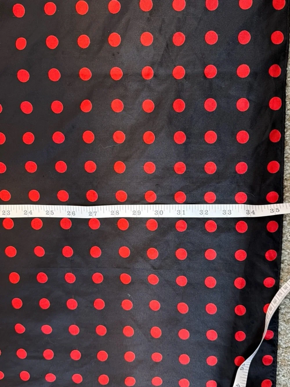Moda Nuova bold red