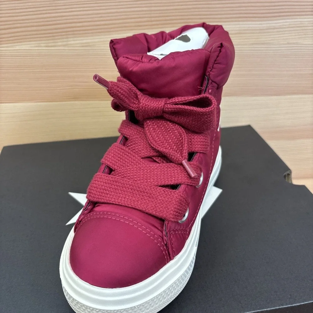 Converse brand new