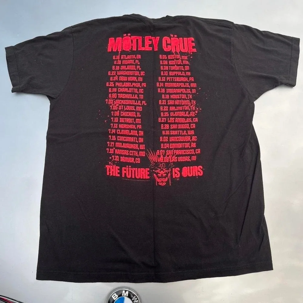 Gildan motley crue