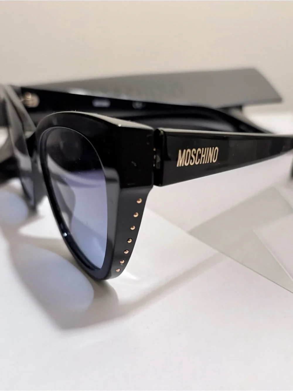 Moschino cat case