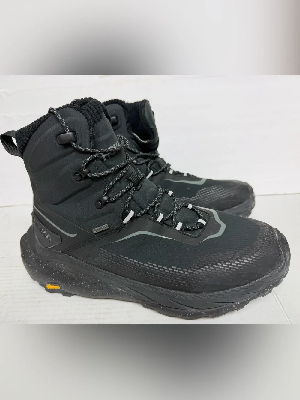 Hoka One One Men’s Kaha 2 Frost Gore-Tex Black - 1155194-BBLC SIZE 10.5D