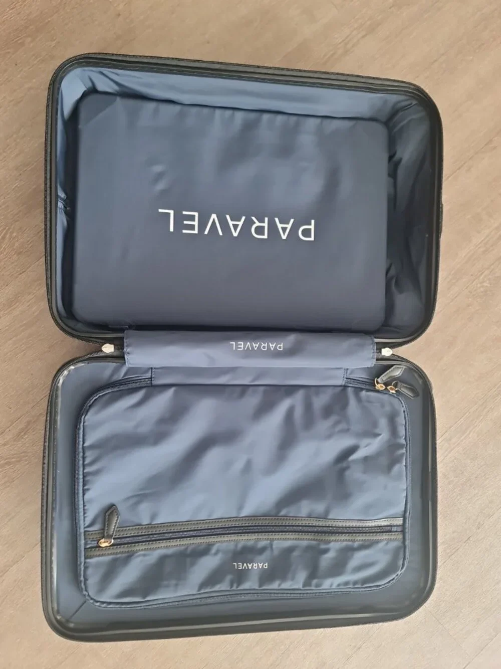 Paravel aviator black