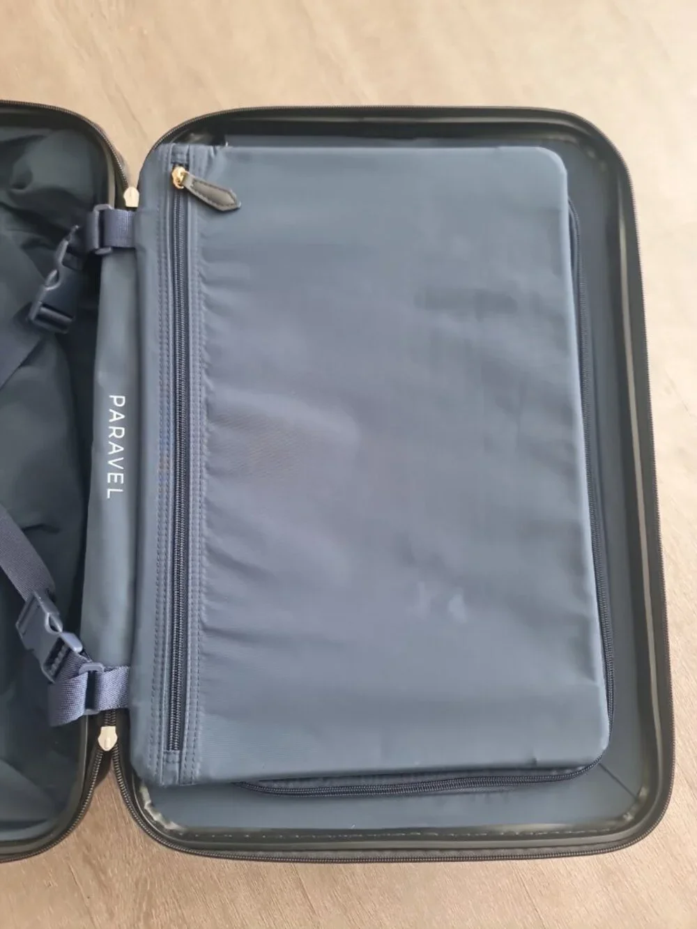 Paravel aviator black