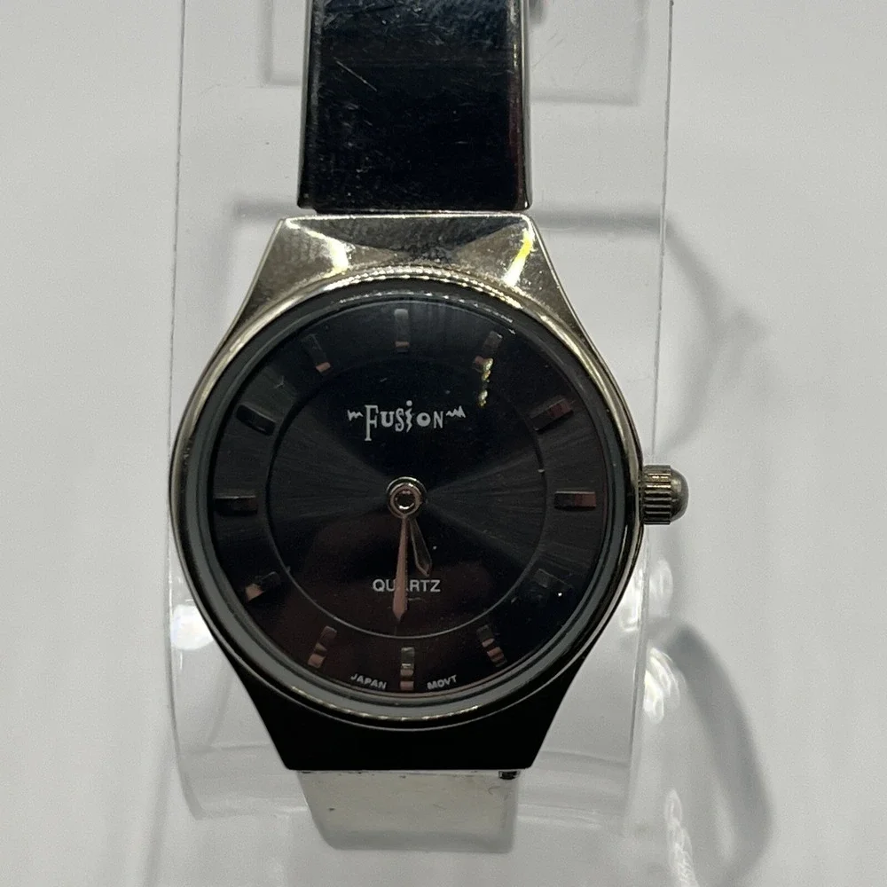 Fusion Atomic Wristwear Mesh Band Quartz Analog Women's‎ Watch- New Battery!