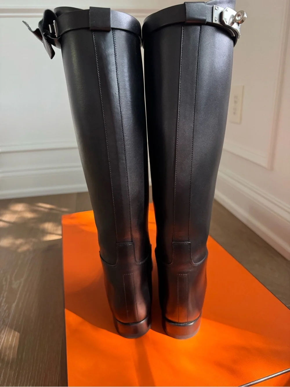 Hermes or comes boots