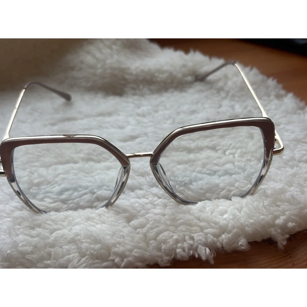 N/A square eyeglass