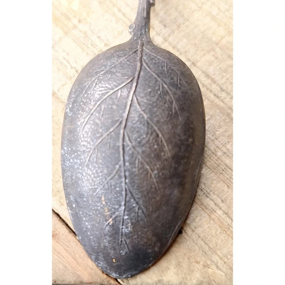 Unbranded vintage souvenir
