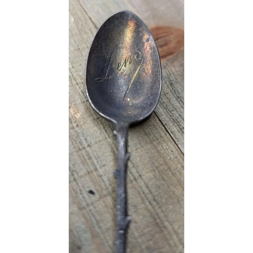 Unbranded vintage souvenir
