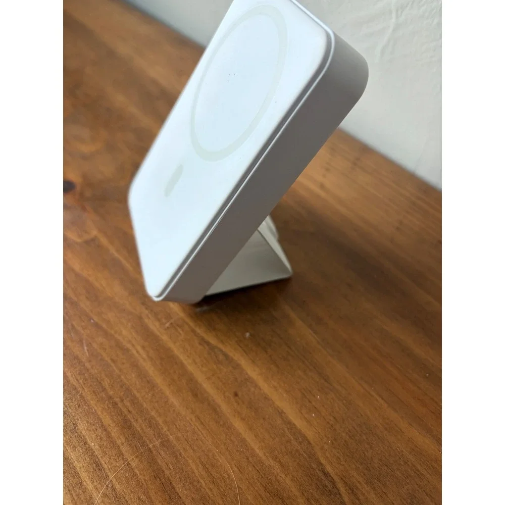 Unbranded magnetic wireless