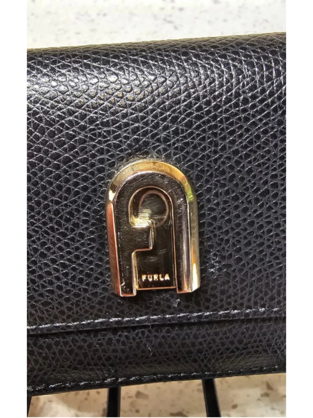 Furla minor signs