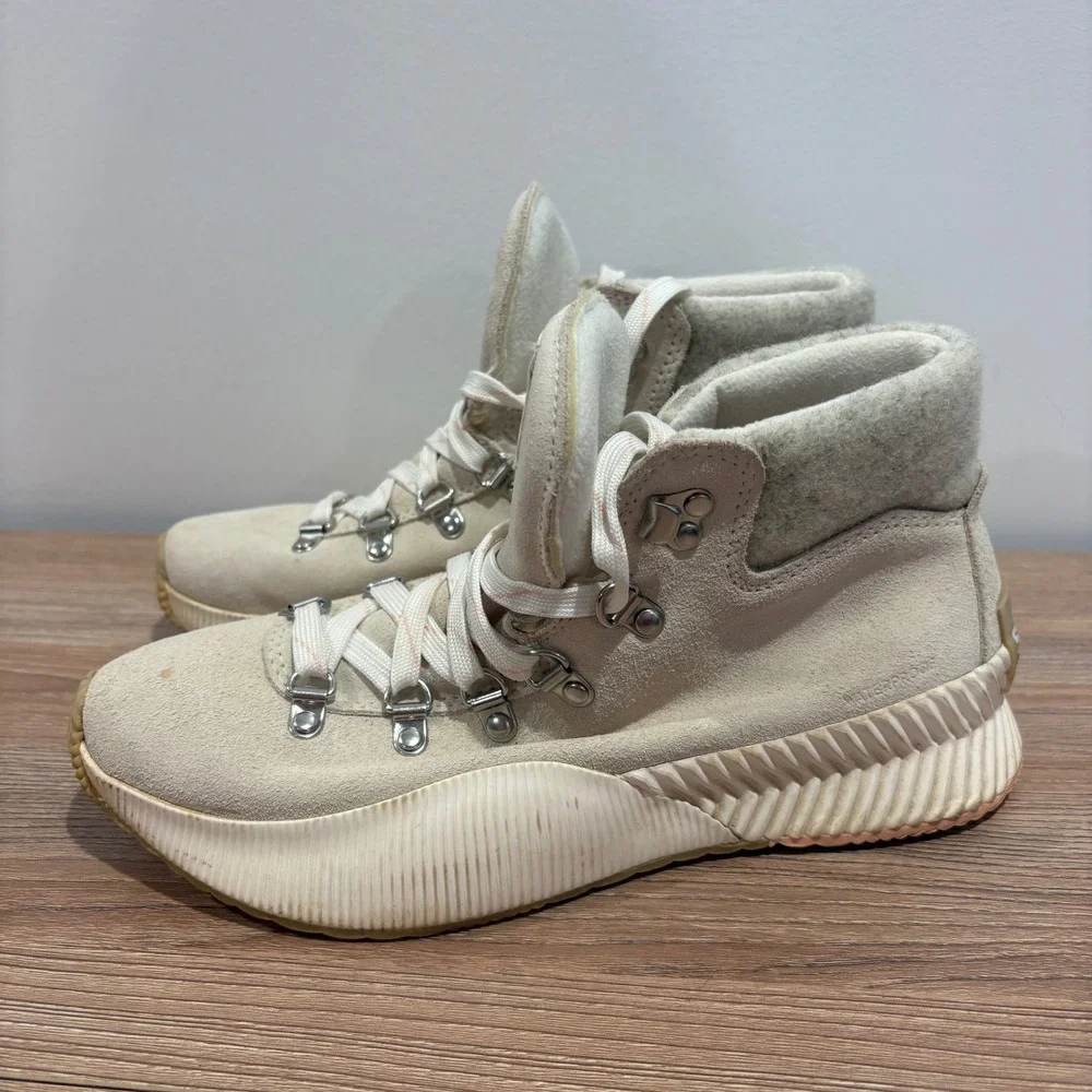 Sorel Out N About III Conquest Waterproof Boots Womens Sea Salt 9