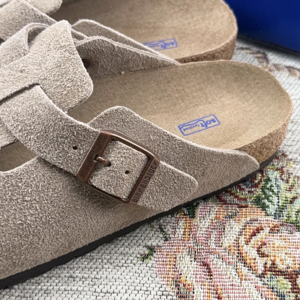 Birkenstock tan suede