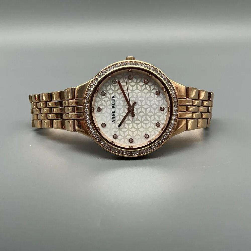 Anne Klein see photos