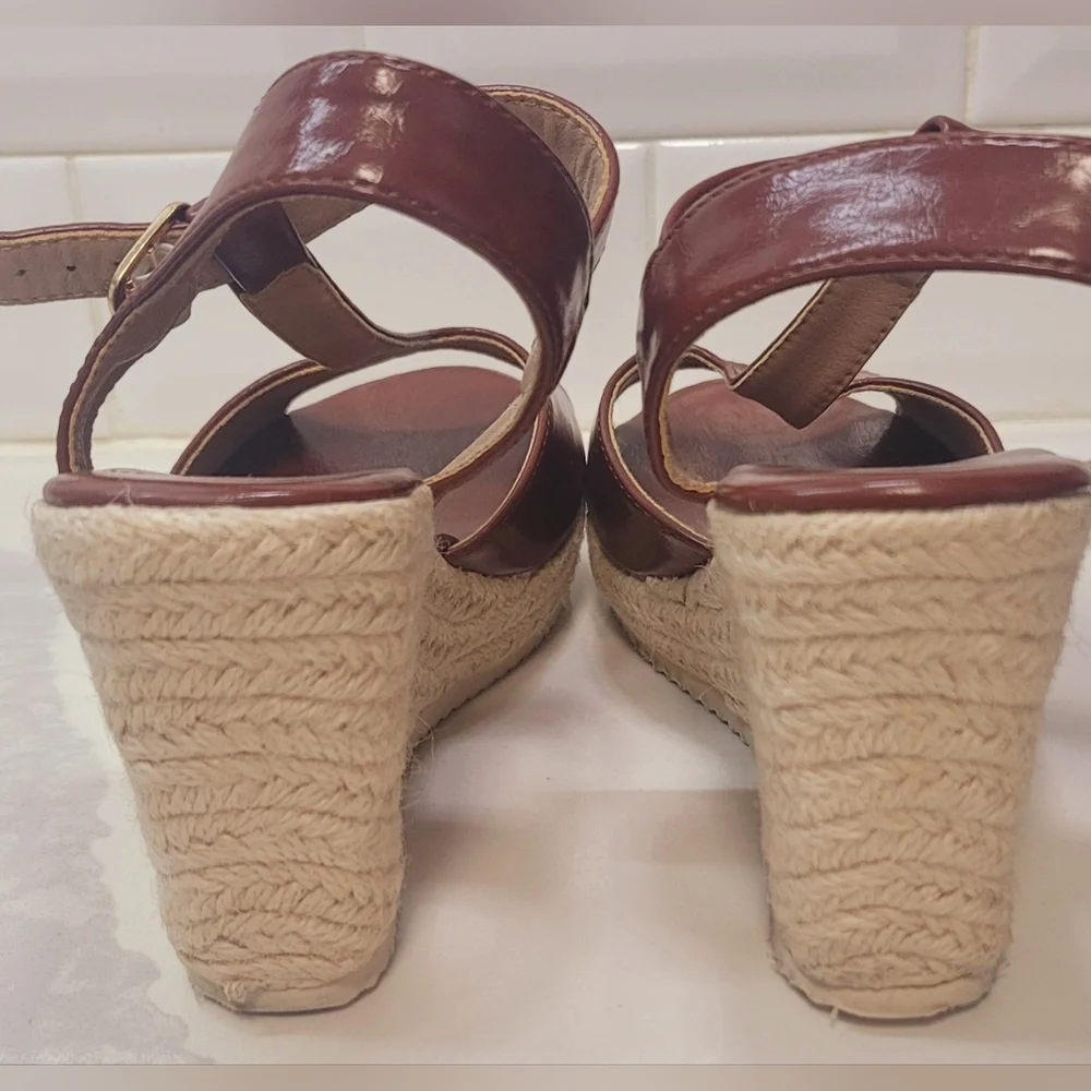 None chic brown
