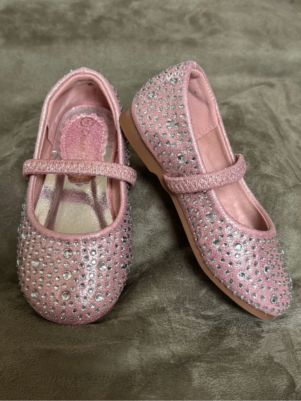 Dream Pairs treat your