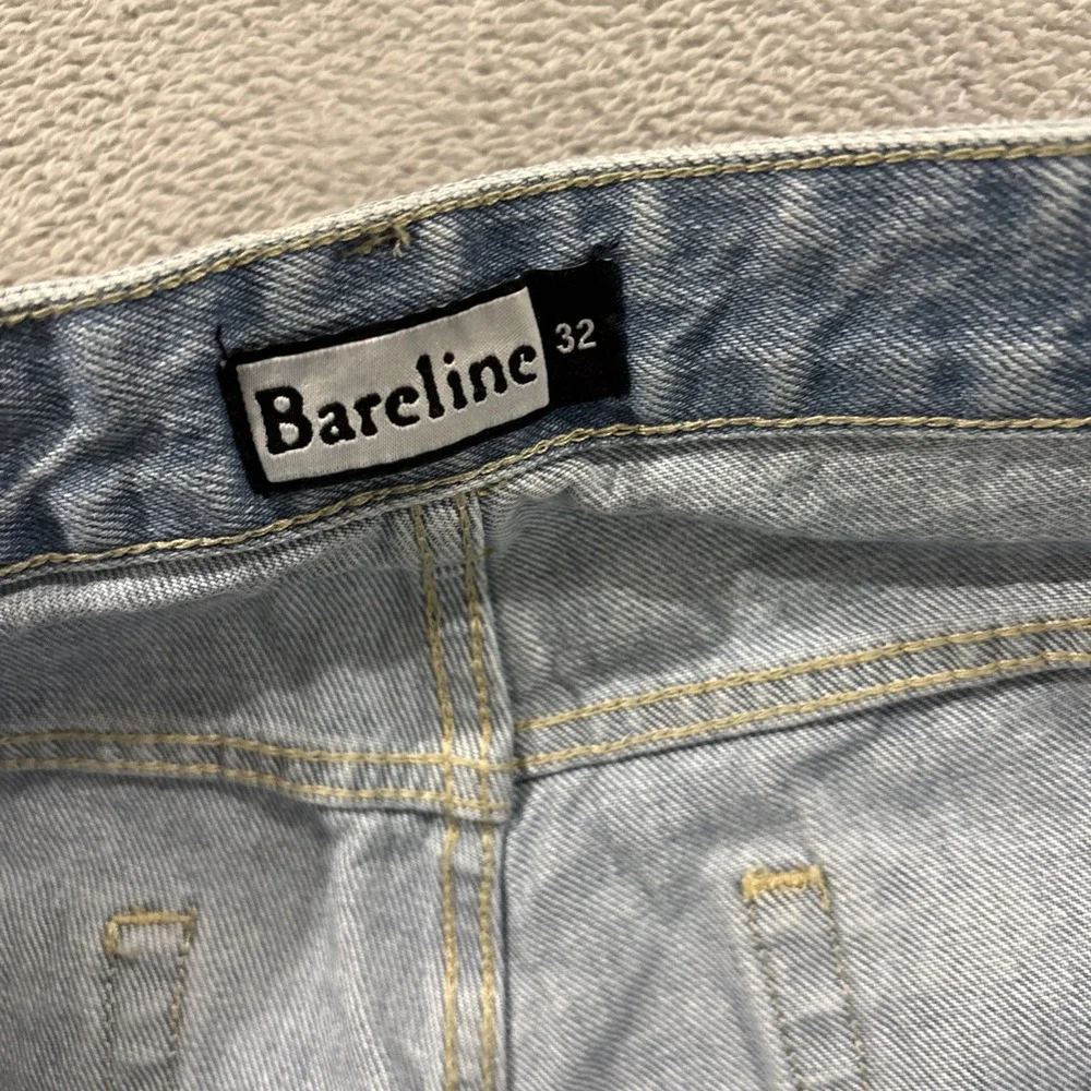 Levis excellent no