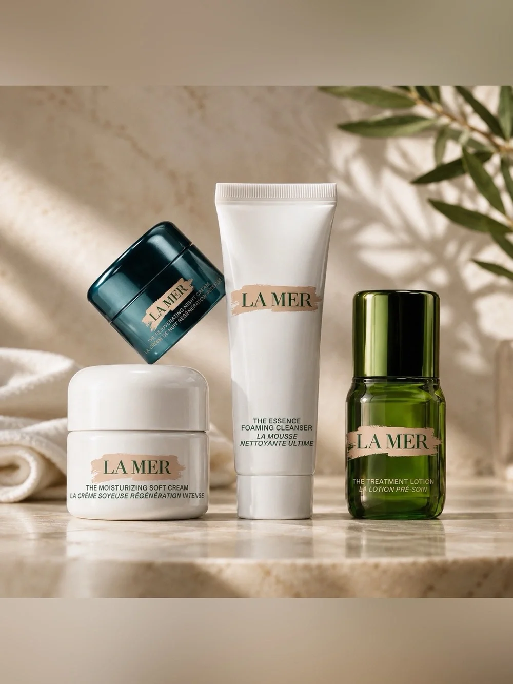 La Mer The Essence Foaming Cleanser - White | Luxury Women Skincare