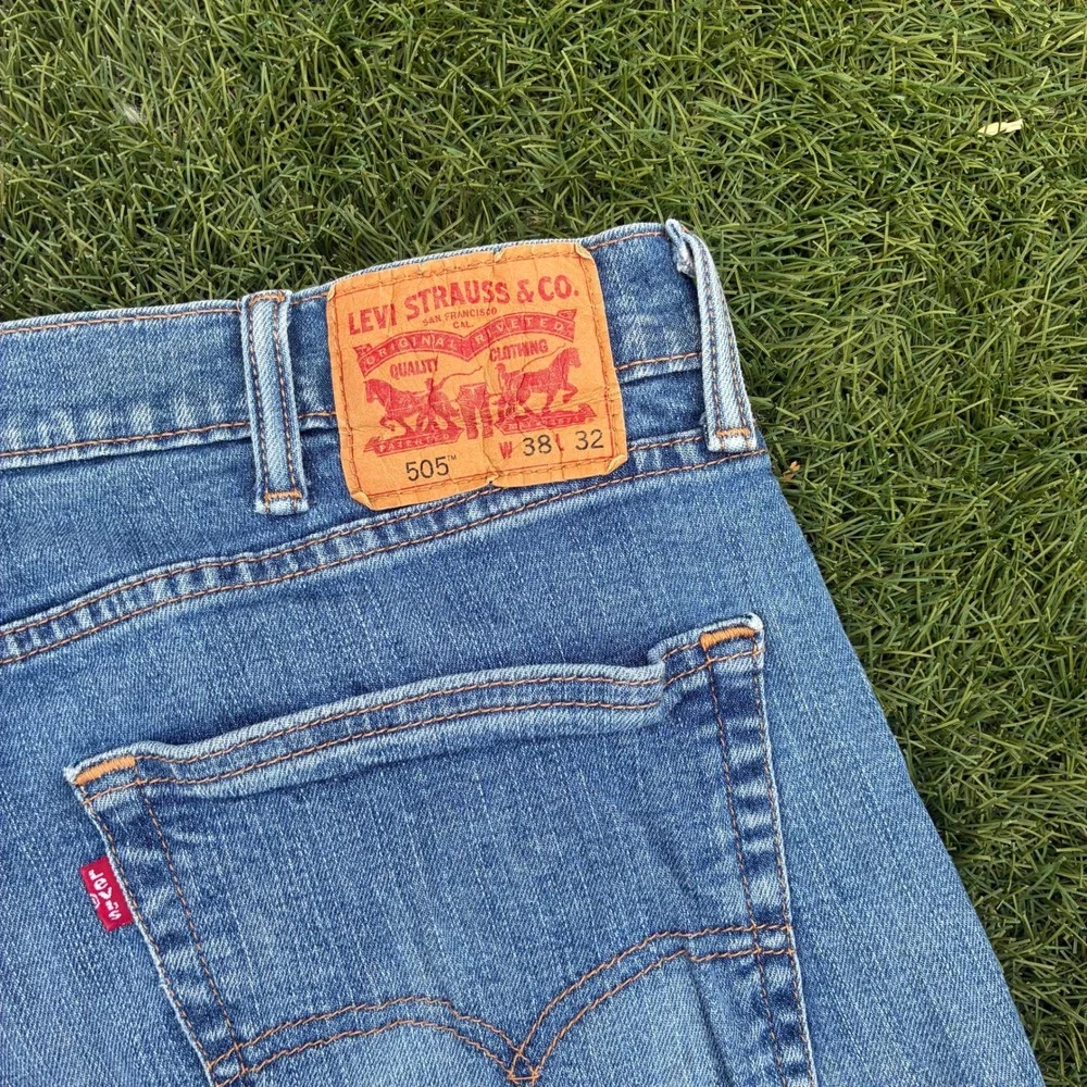 Levis levis 505
