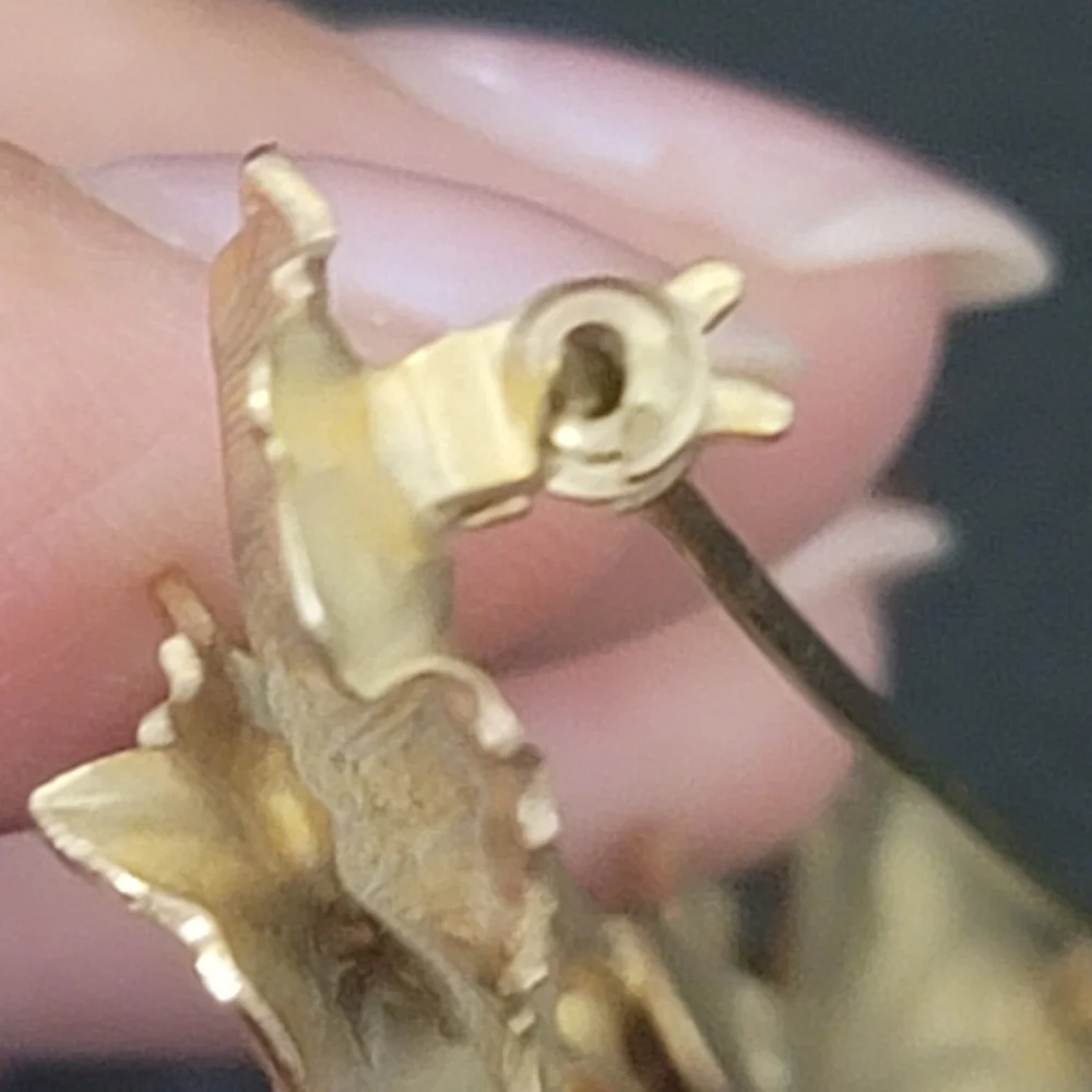 Estate elegant brooch