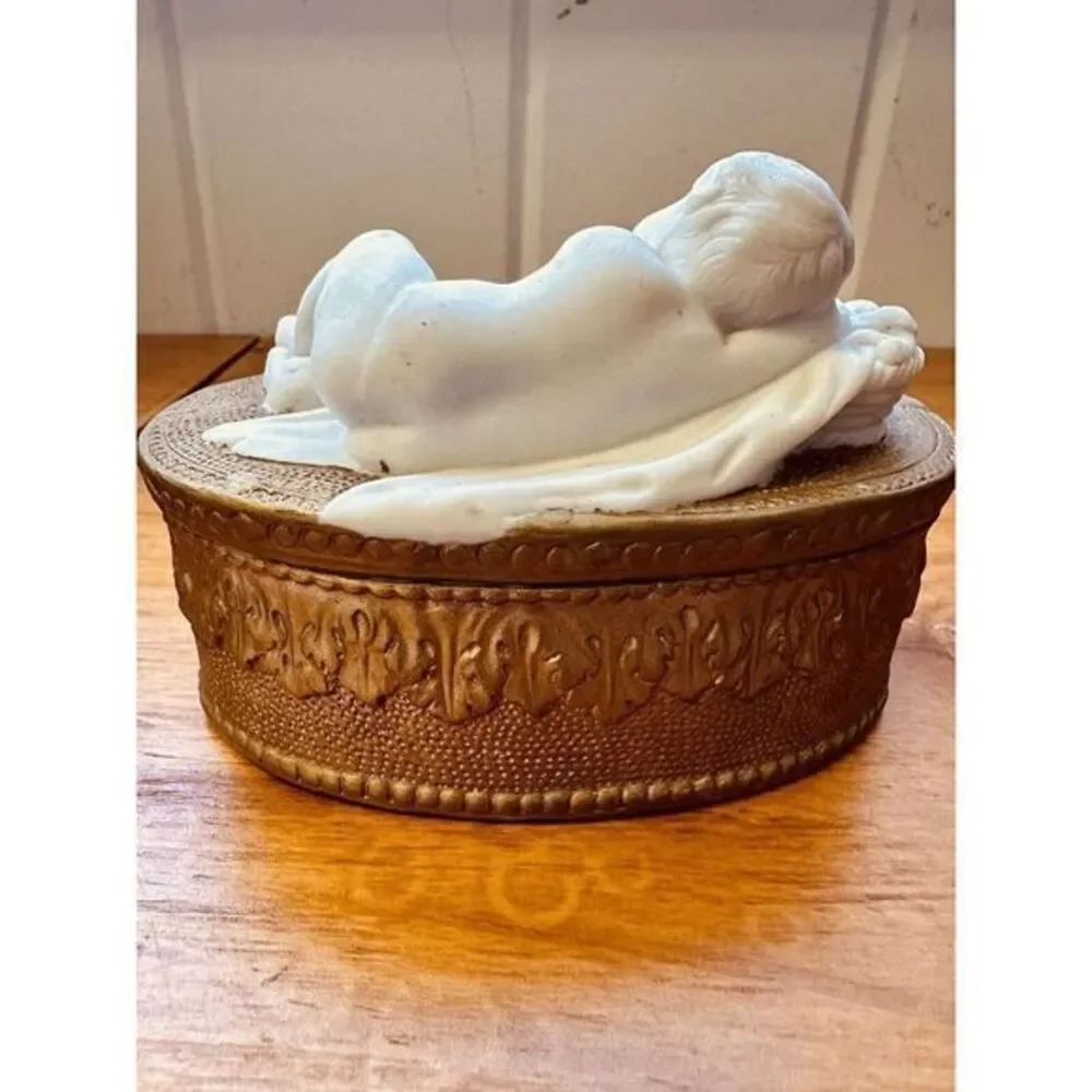 N/A vintage sleeping