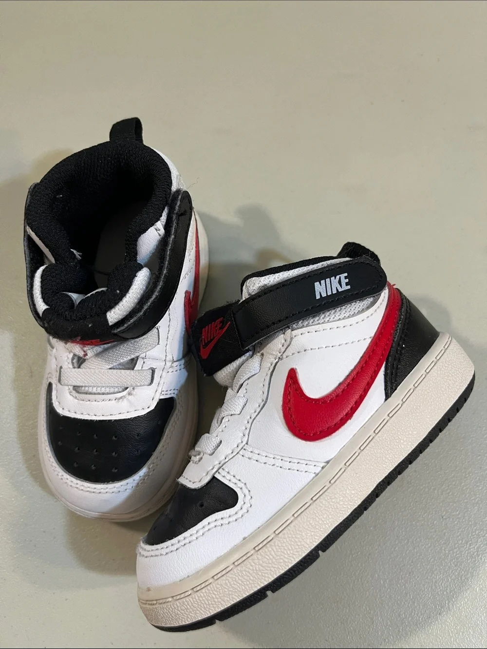 Nike Kids High-Top Sneakers in White, Black & Red