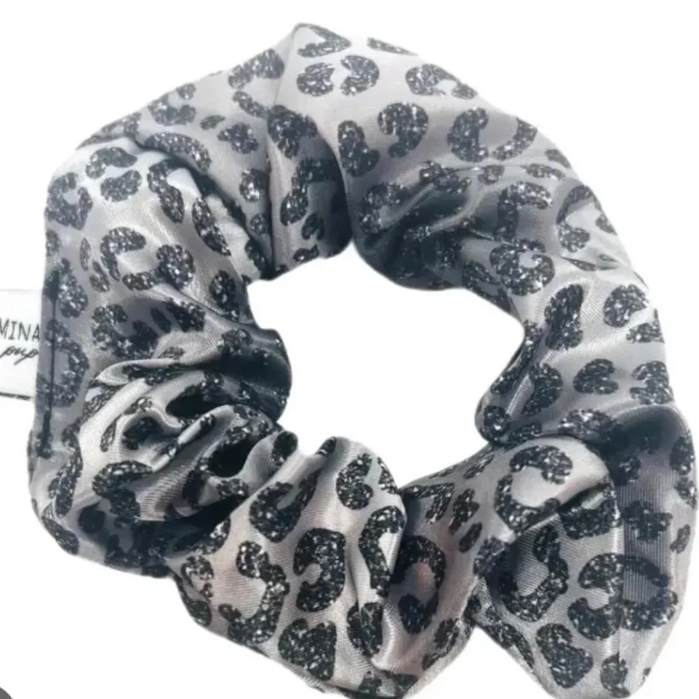 64 TOTAL SILVER WHITE CHEETAH LEOPARD ANIMAL PRINT SATIN HAIR SCRUNCHIES NEW