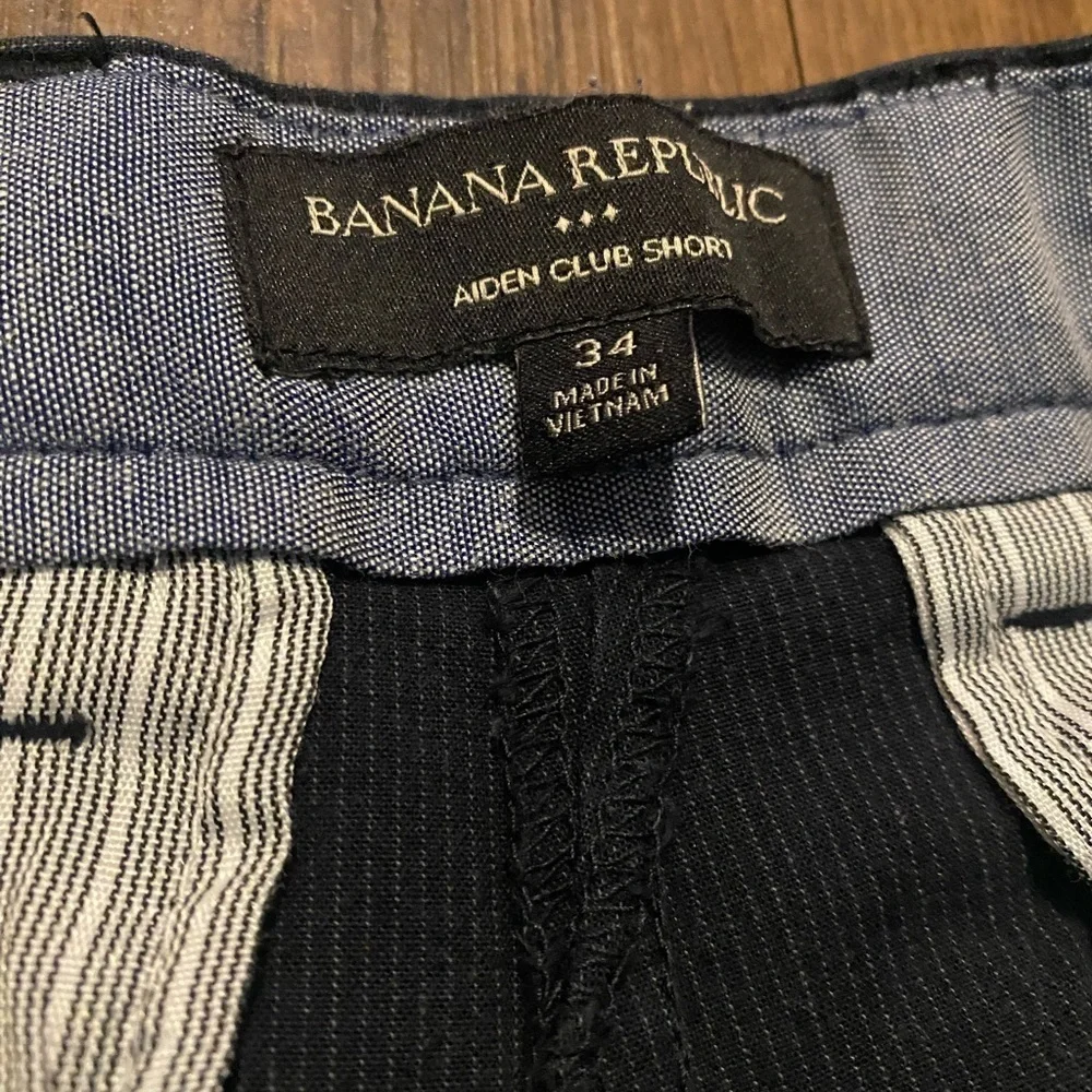 Banana Republic classic dark