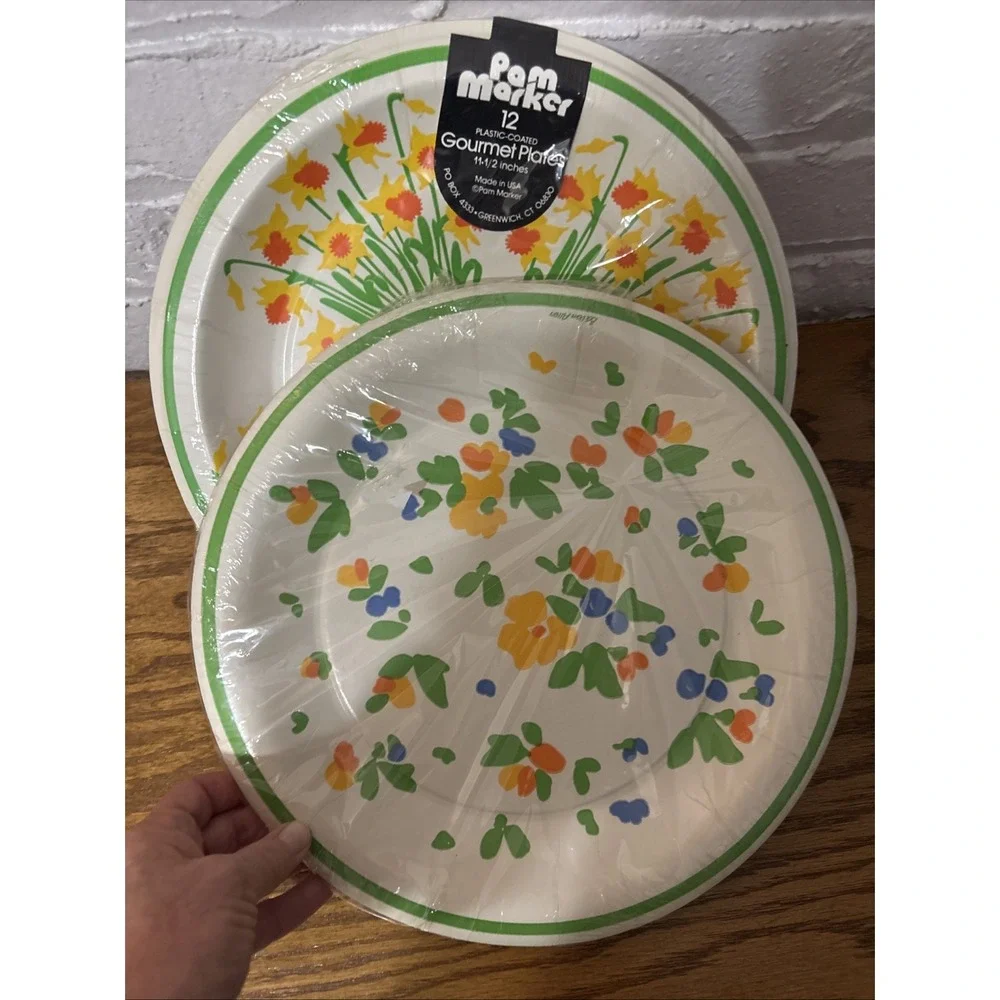 Two Packs Of Vintage Paper Plates, Pan Marker And Contempo Brands   New !‎