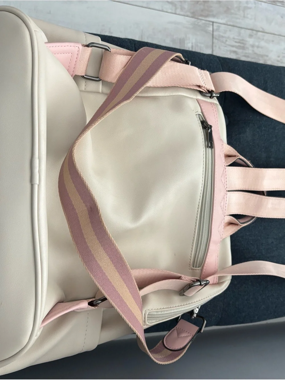 No brand chic cream