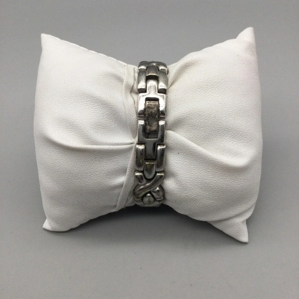 Anne Klein see photos