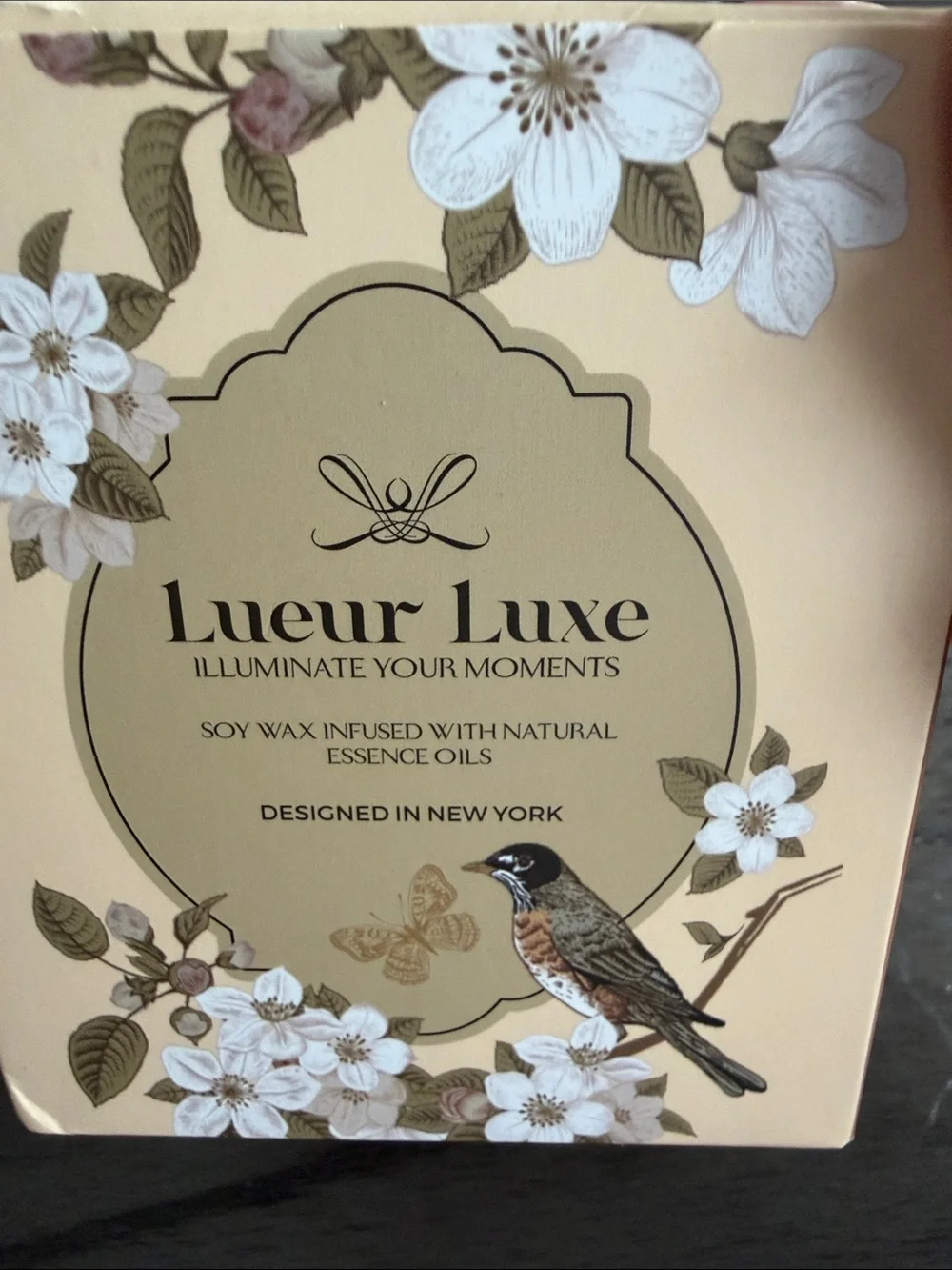 Lueur Luxe sandalwood scented