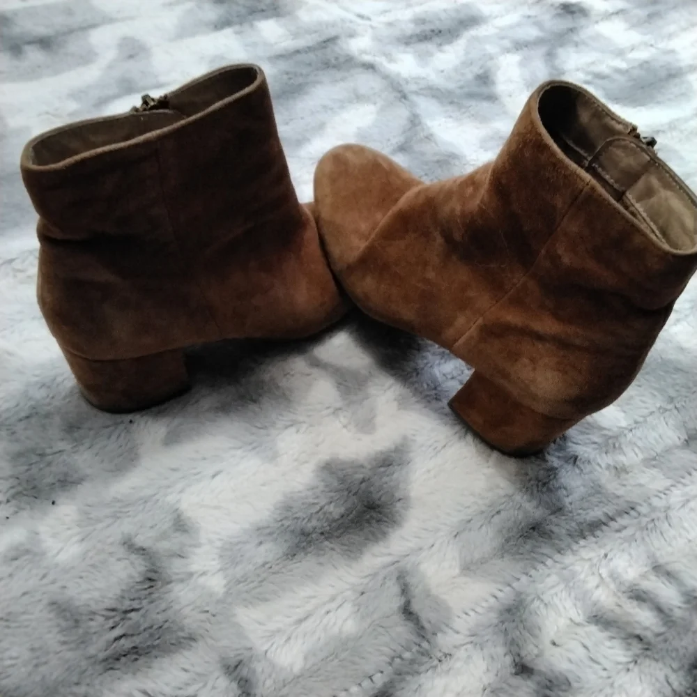 Halogen cushioned footbed