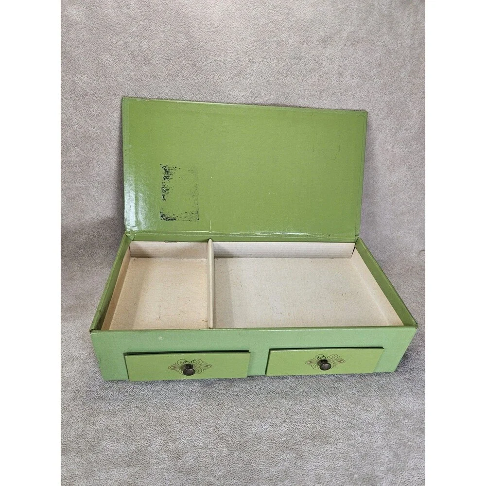 Unbranded vintage cardboard