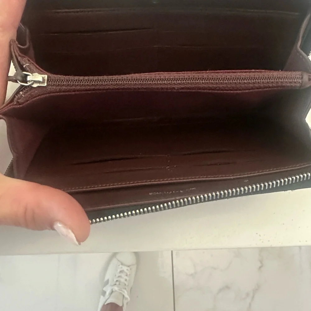 CHANEL black design