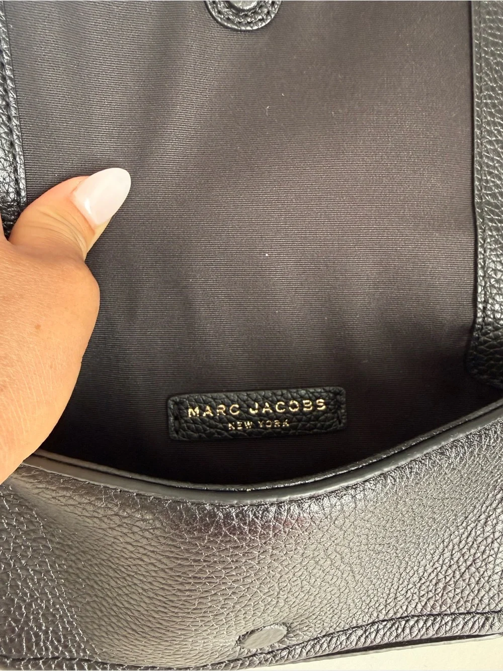 Marc Jacobs compact marc