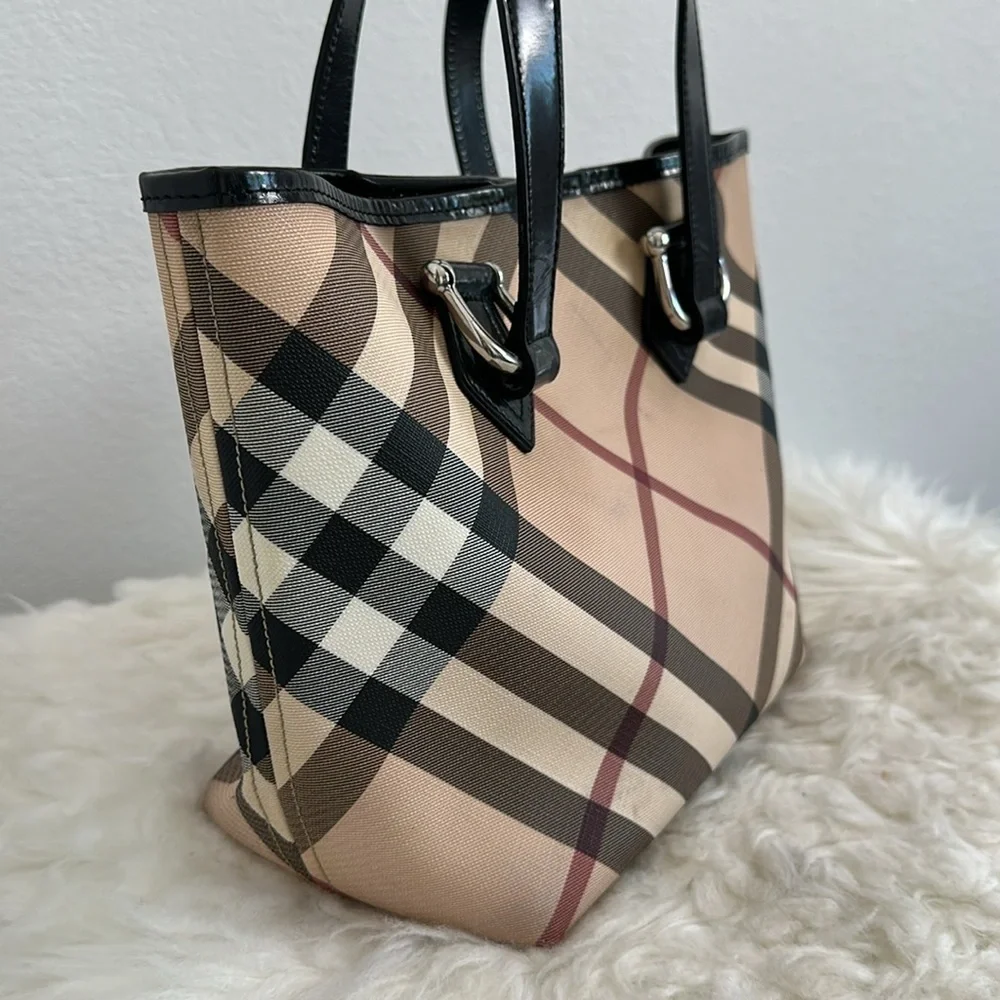 💯 Authentic Burberry Tote Bag🍀
