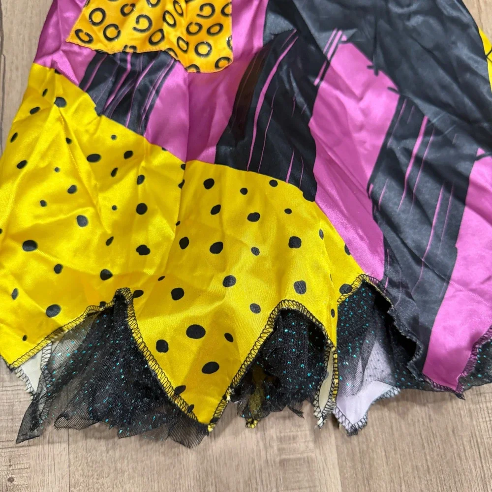 Disney size closure
