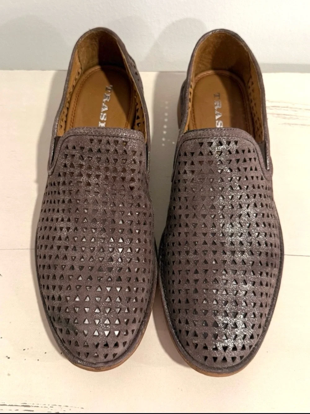 Trask “ali” perforated