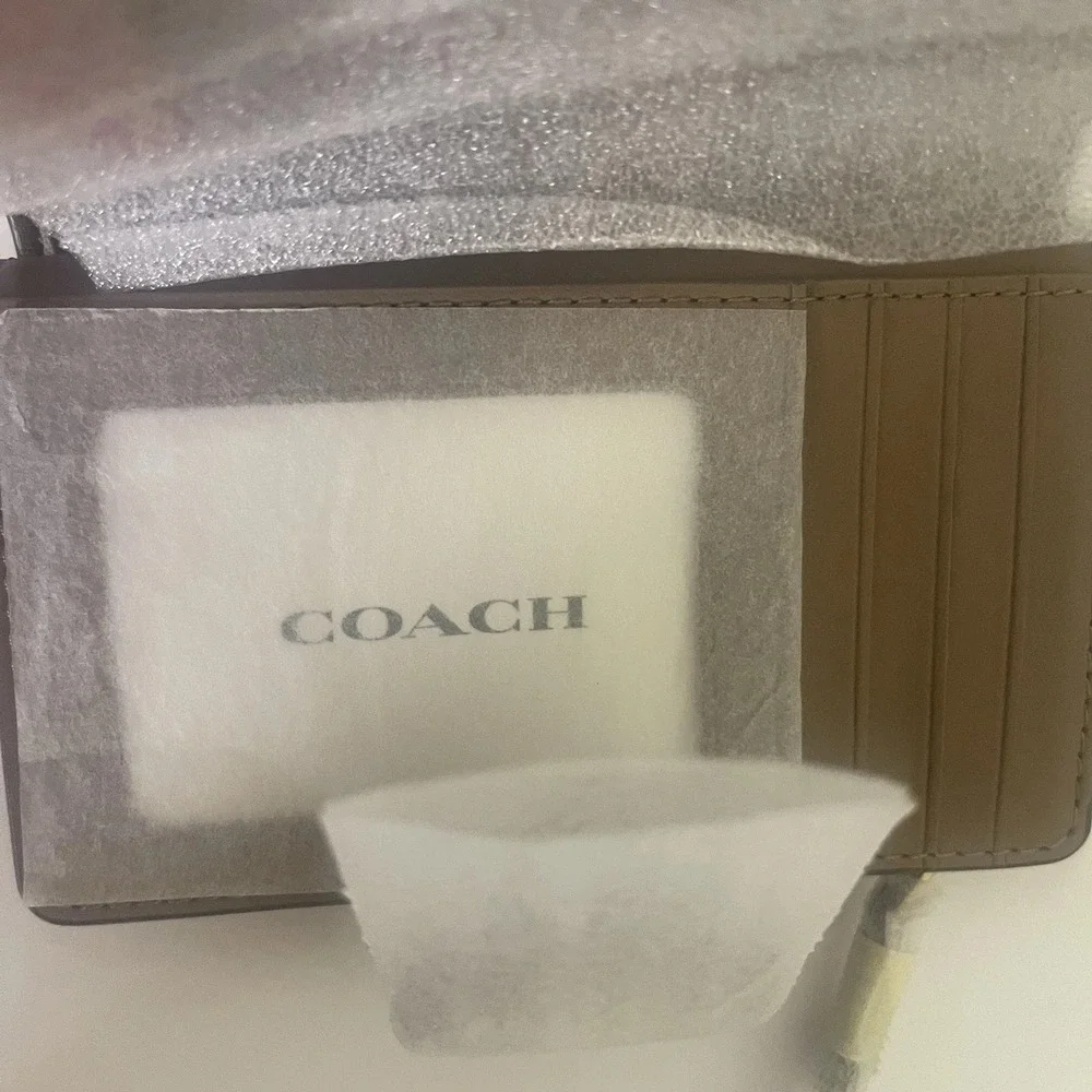 Coach medium corner