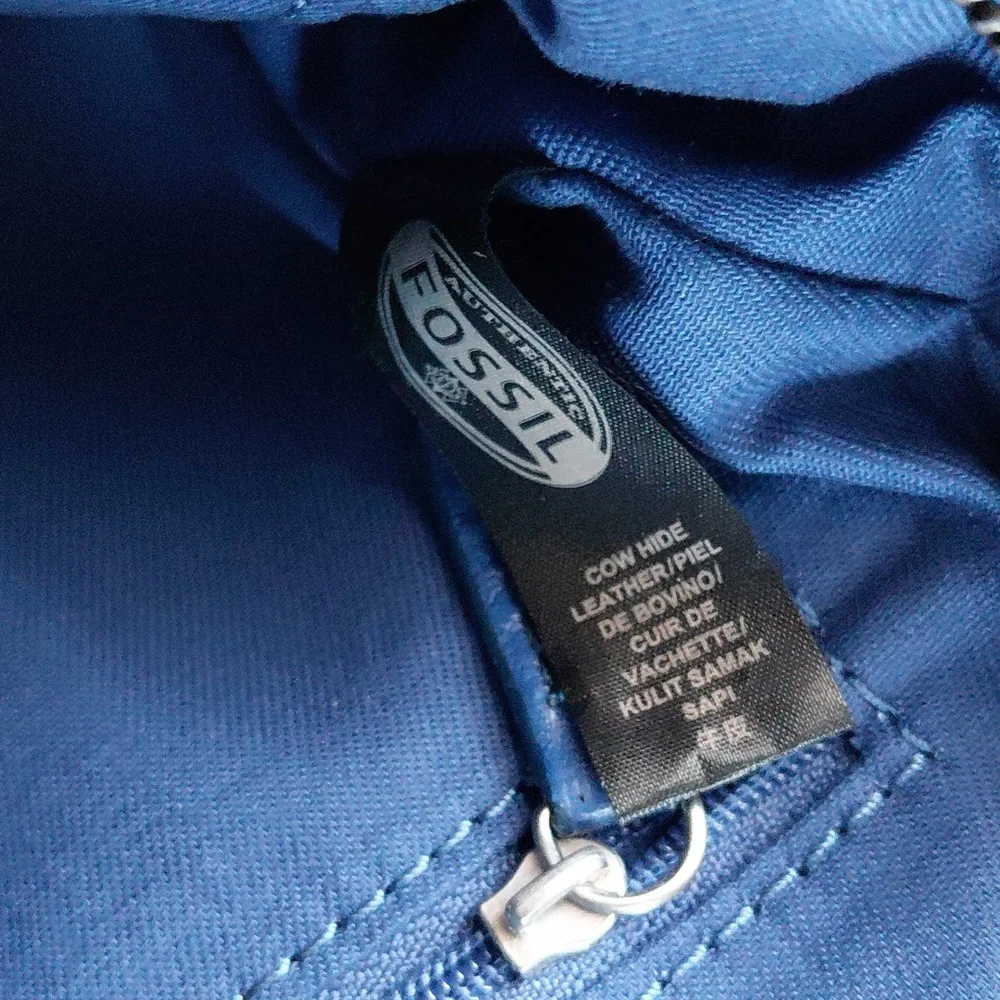 Fossil chic navy