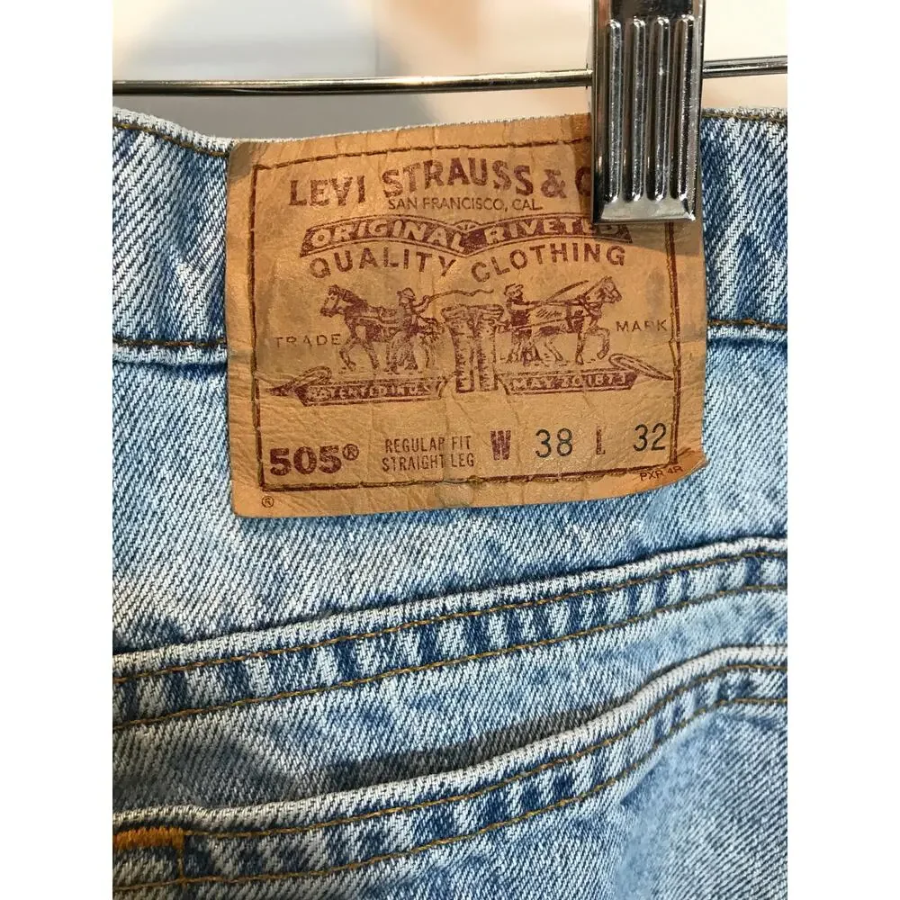 Levis straight fit