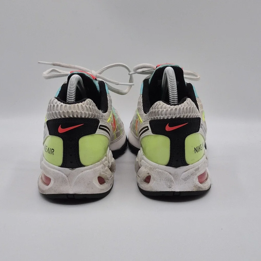 Nike lists traction
