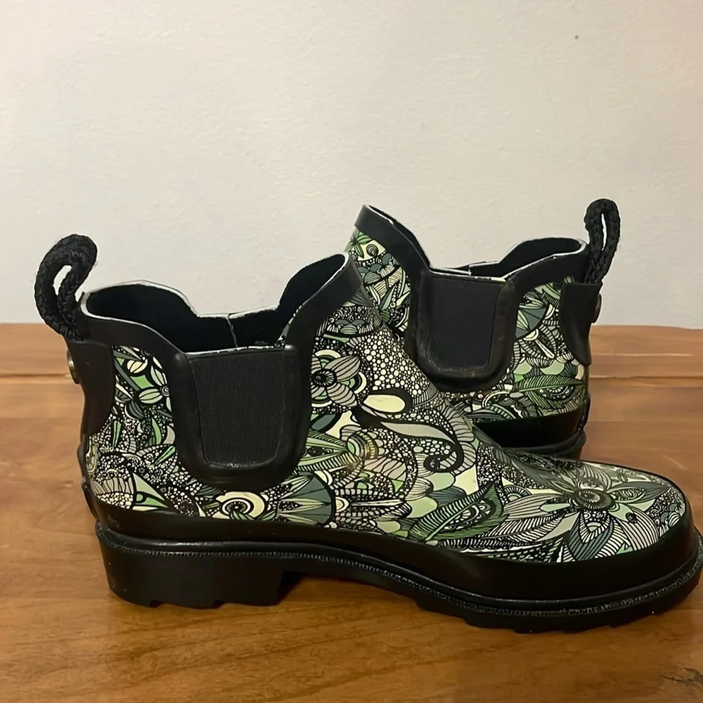 Sakroots rain boots