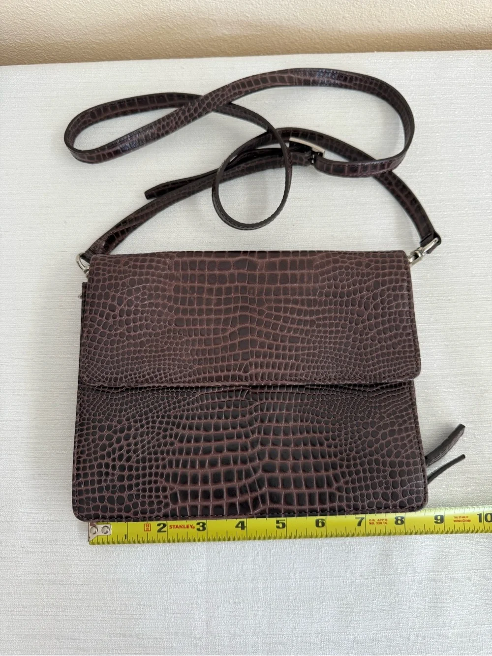 Levenger sleek croc