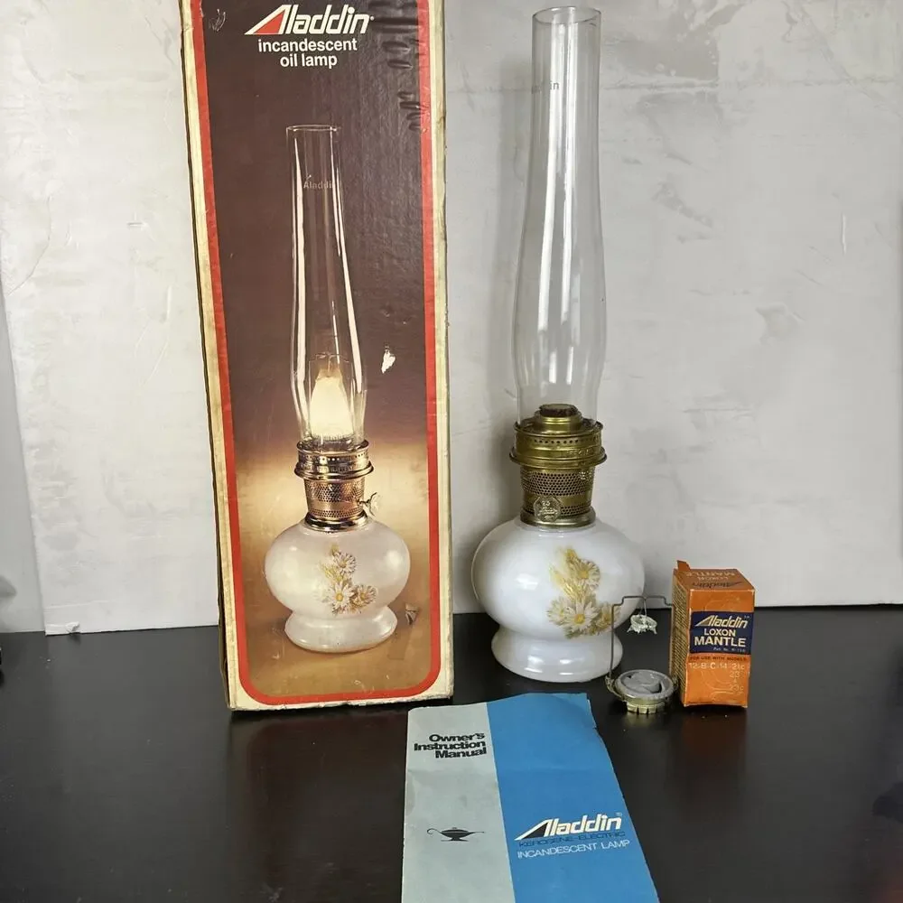 Aladdin American Classic Incandescent‎ Oil Lamp Wheat Flower Model # C-6104M