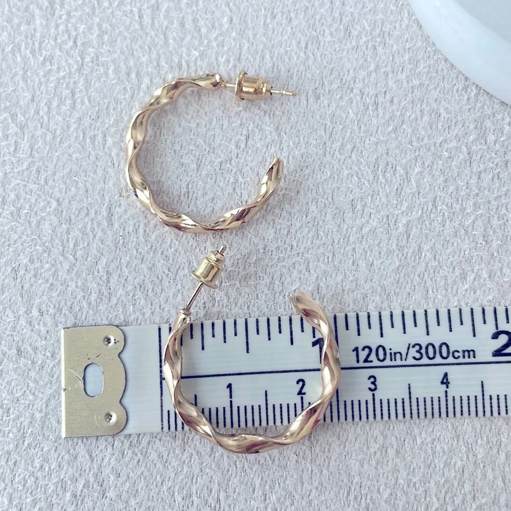 Lulus gold open