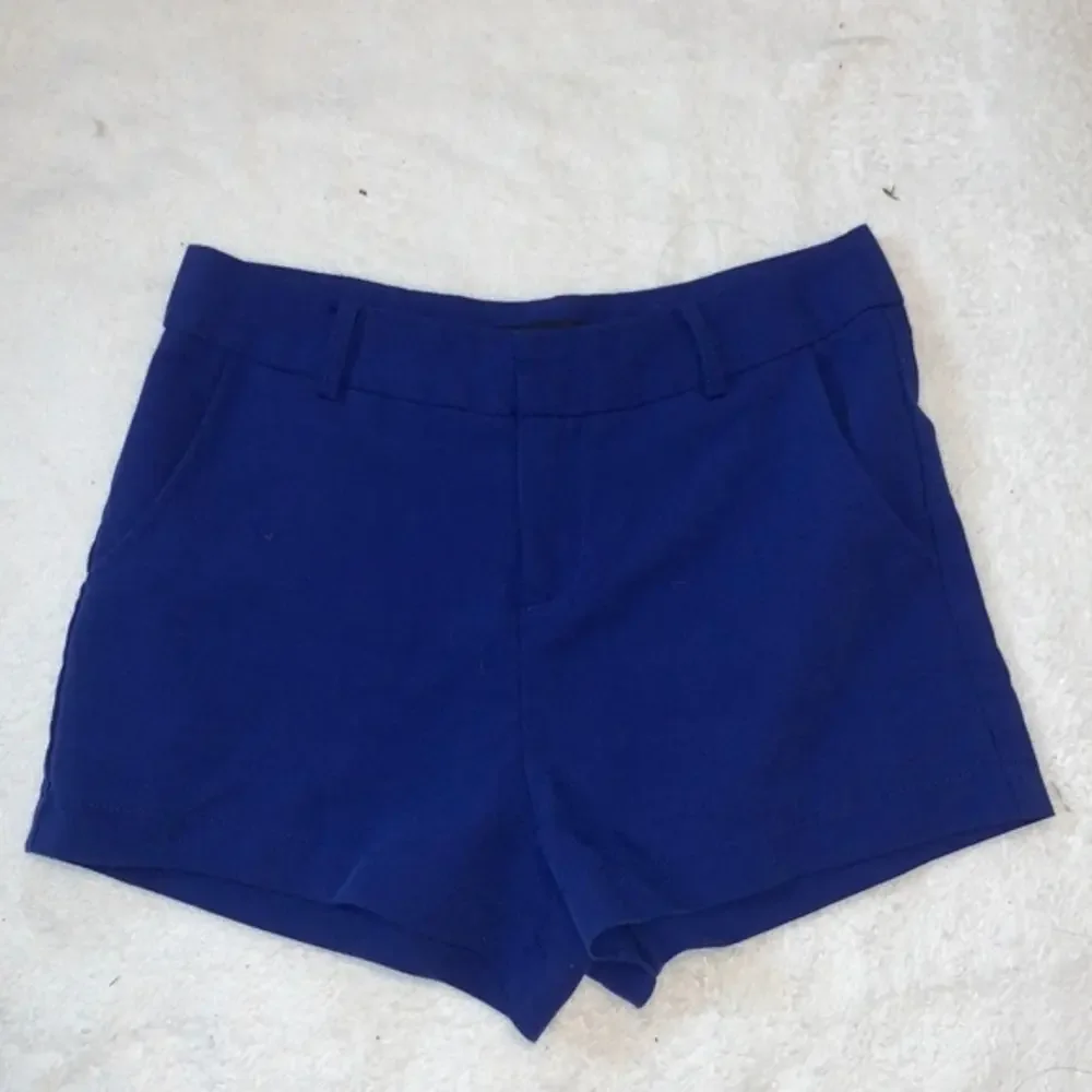 Blue shorts‎