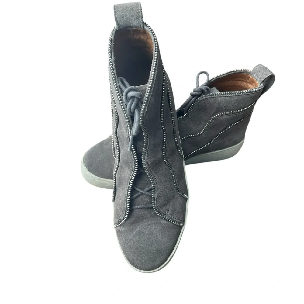 Frye classic suede